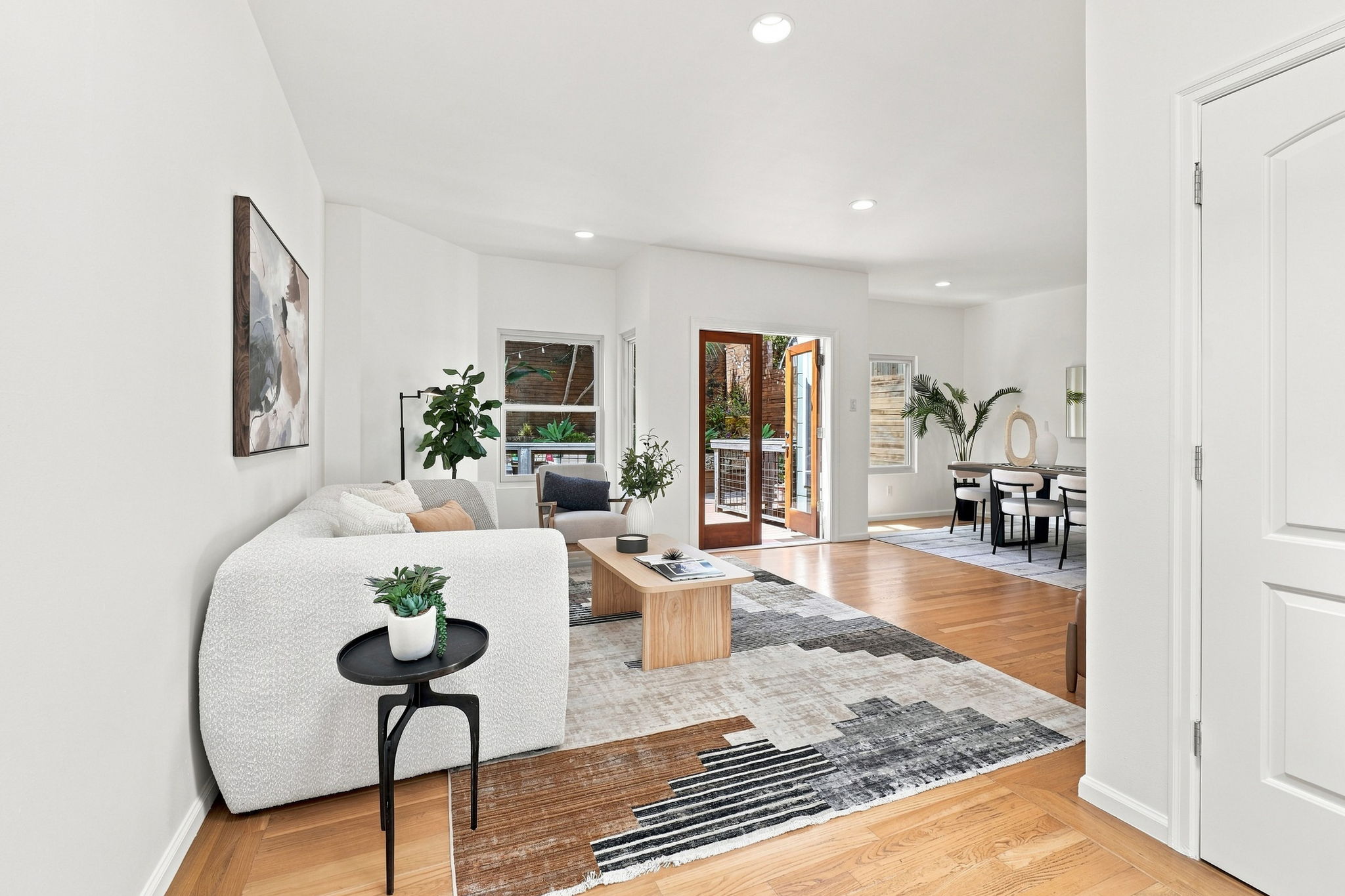 013_F8_216 Putnam St