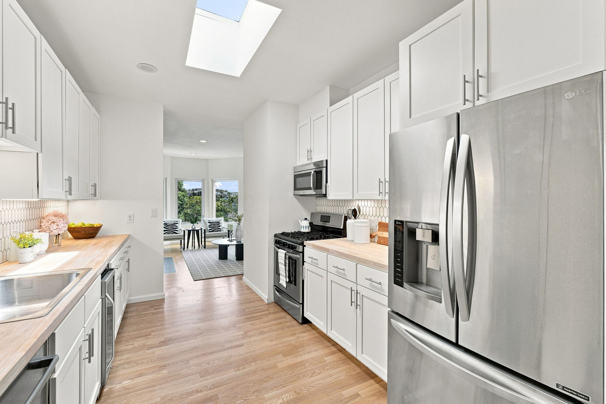 017_F8_216 Putnam St