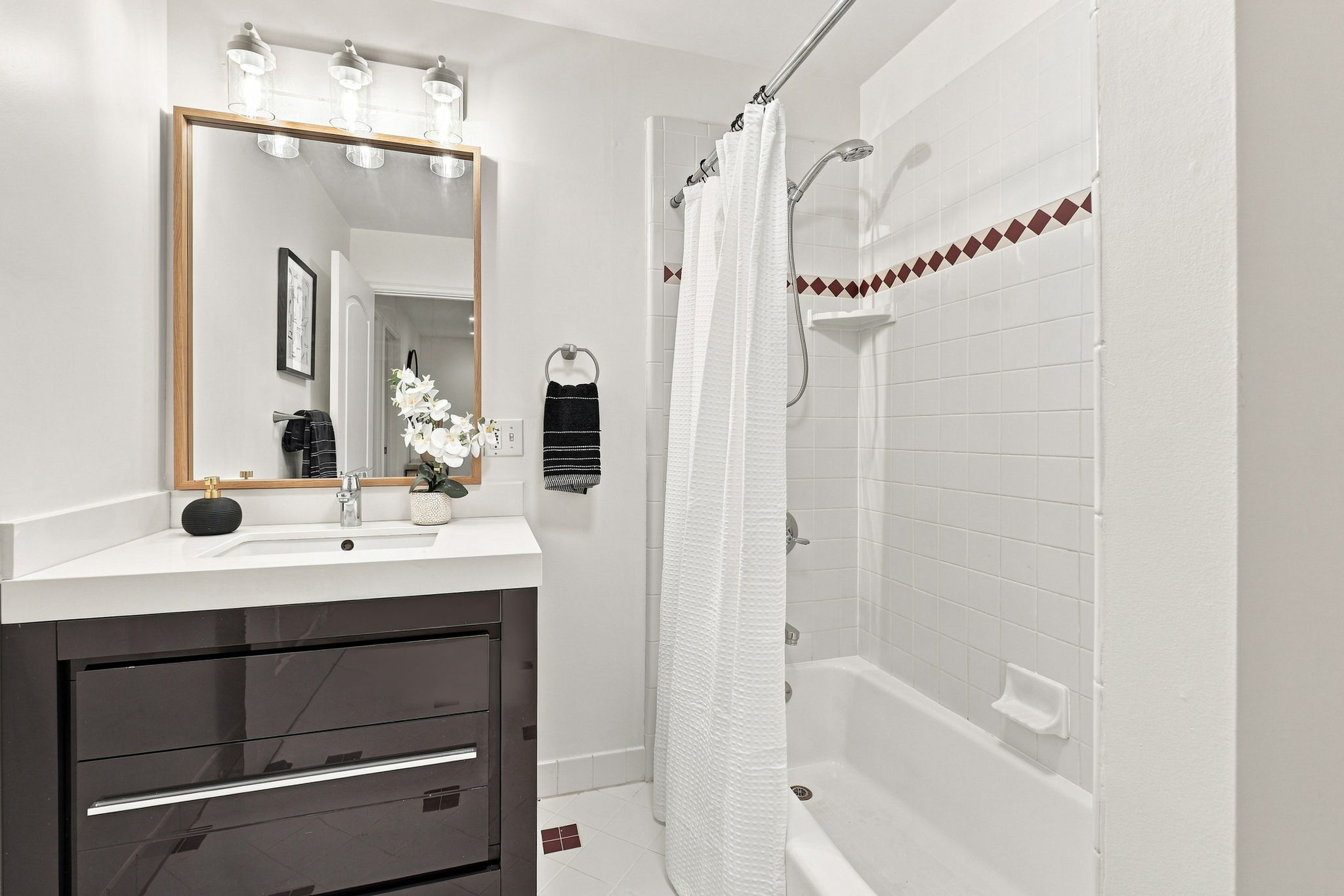 038_F8_216 Putnam St