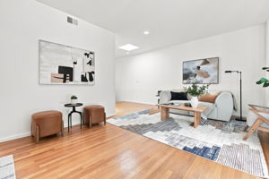 011_F8_216 Putnam St