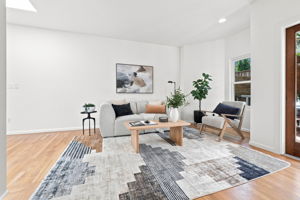 012_F8_216 Putnam St