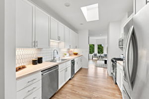 016_F8_216 Putnam St