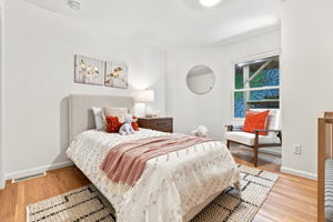 025_F8_216 Putnam St
