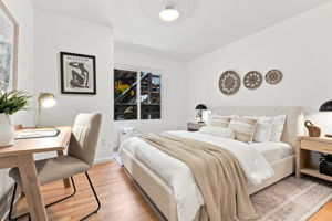 028_F8_216 Putnam St
