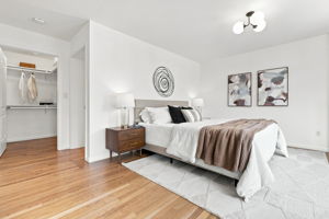 032_F8_216 Putnam St