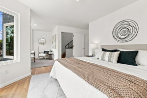 033_F8_216 Putnam St