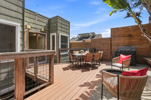 047_F8_216 Putnam St