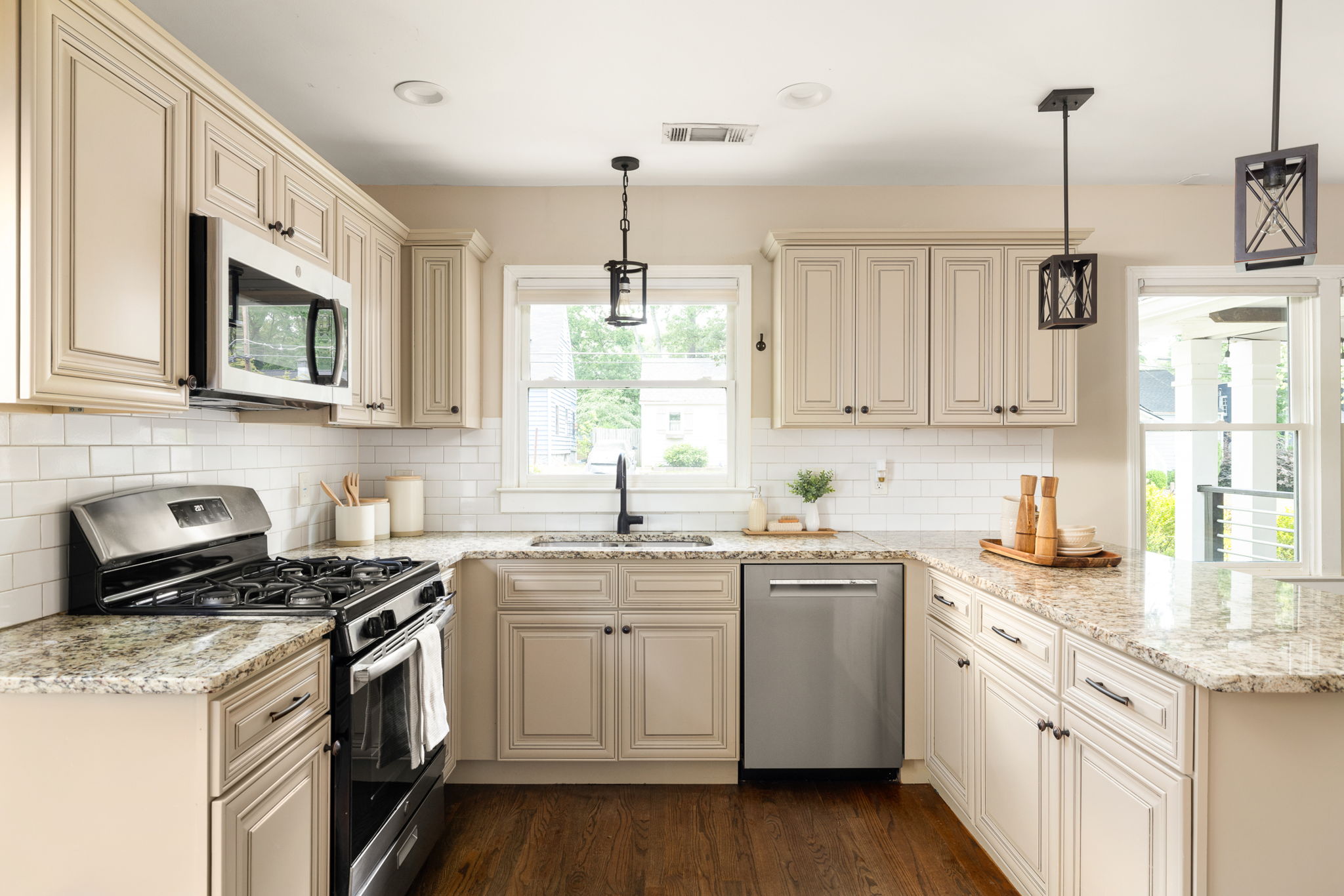 20260423_216sisson_mac007