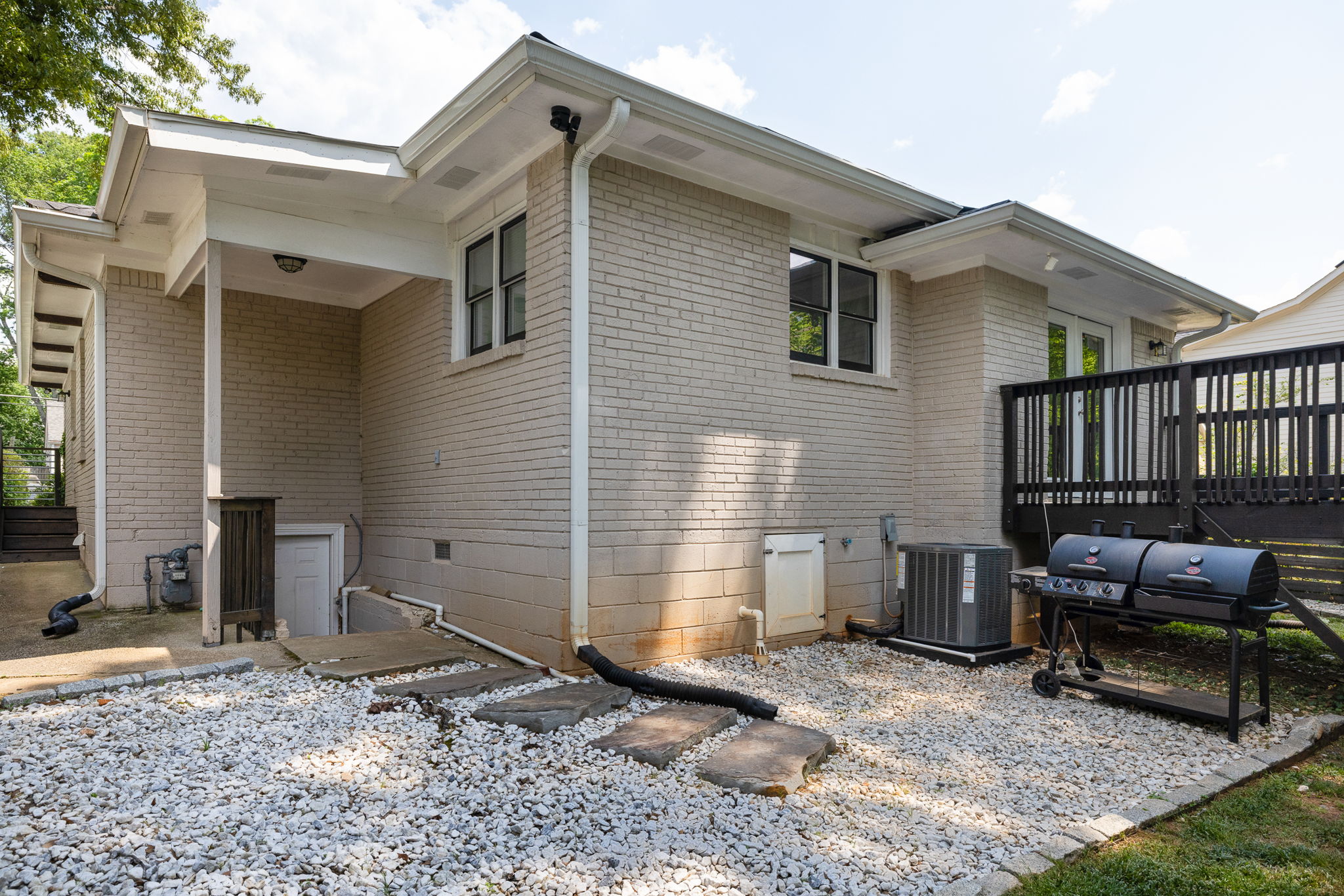 20260423_216sisson_mac027