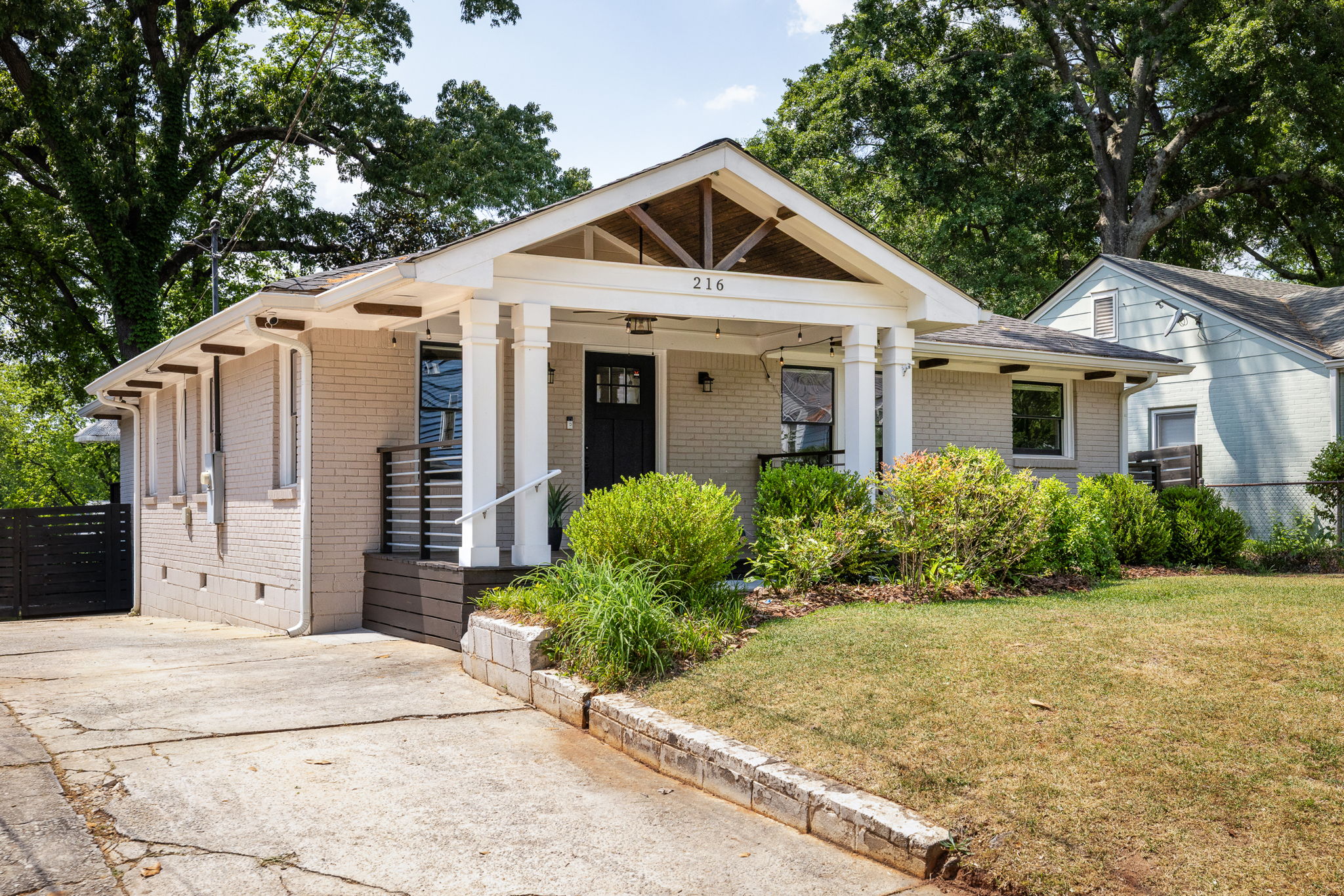 20260423_216sisson_mac031