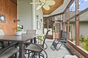 Screened-in Porch