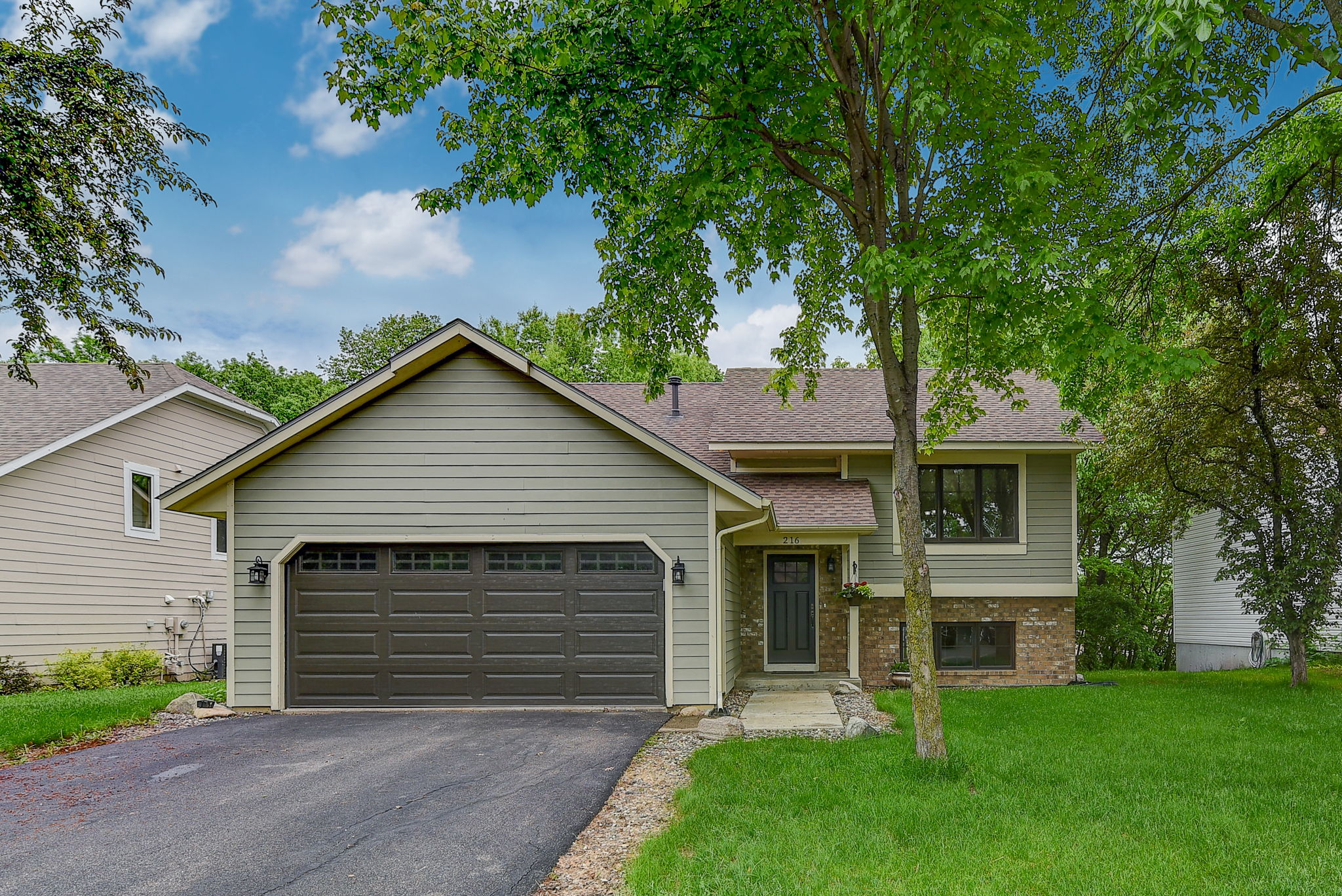  216 Wildhurst Rd, Waconia, MN 55387, US