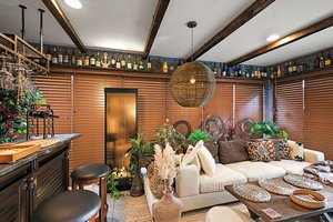Cozy Enclosed Lanai