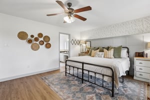 Co Rd 305-S1811-027.jpg