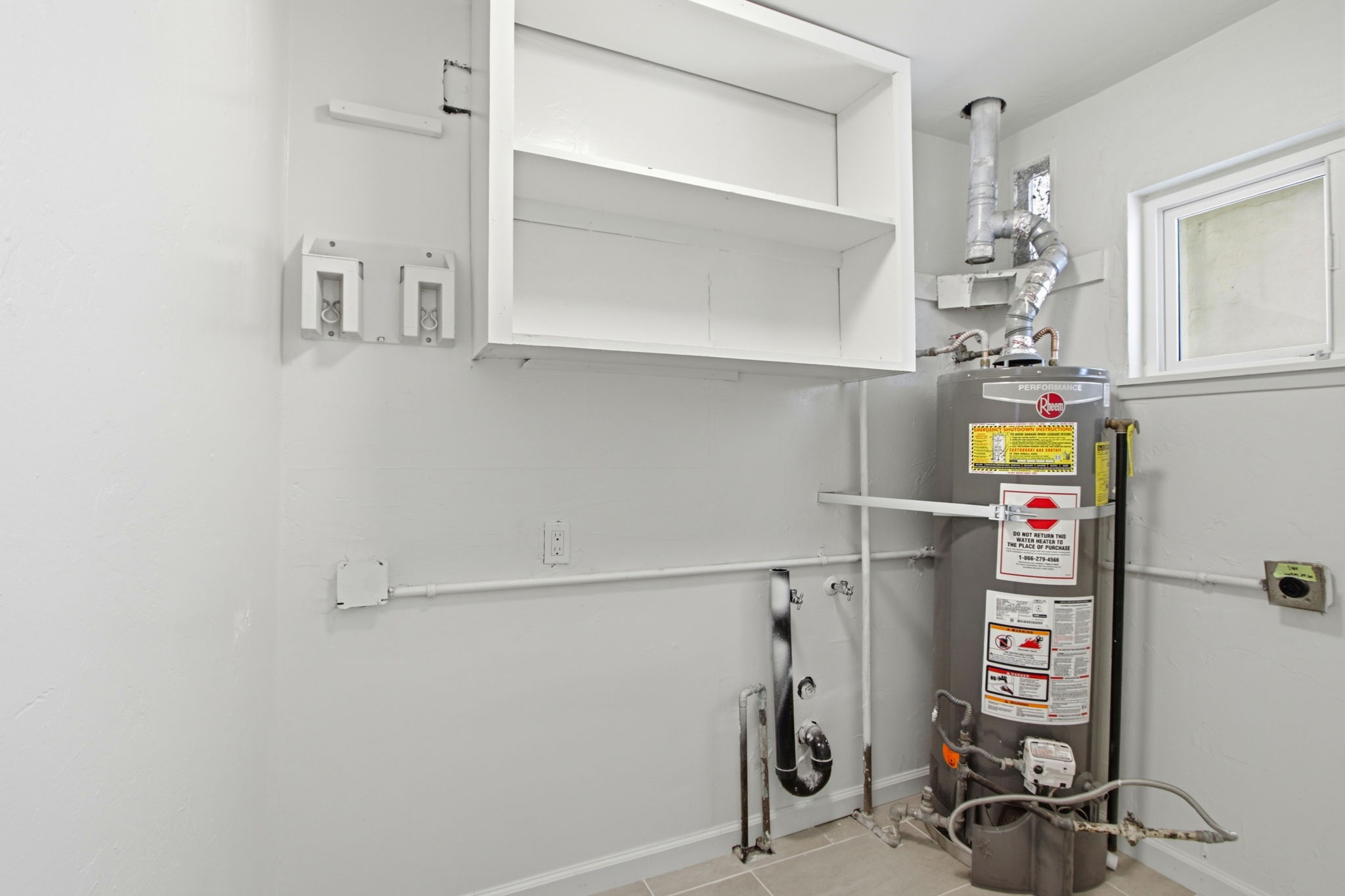 035_f8_2161 Cinderella Ln