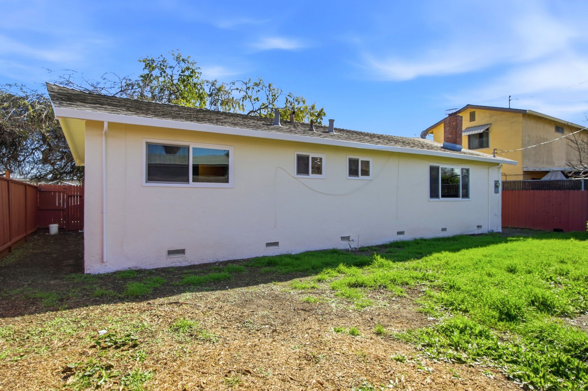 039_f8_2161 Cinderella Ln