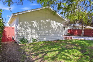 003_f8_2161 Cinderella Ln