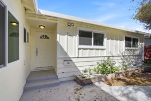 005_f8_2161 Cinderella Ln