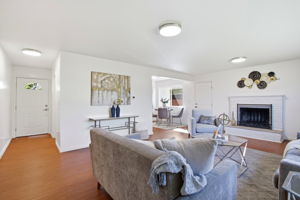 007_f8_2161 Cinderella Ln