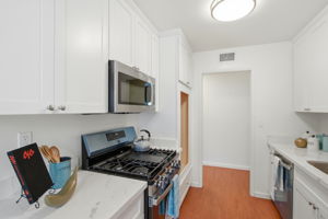 013_f8_2161 Cinderella Ln