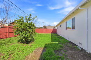 040_f8_2161 Cinderella Ln