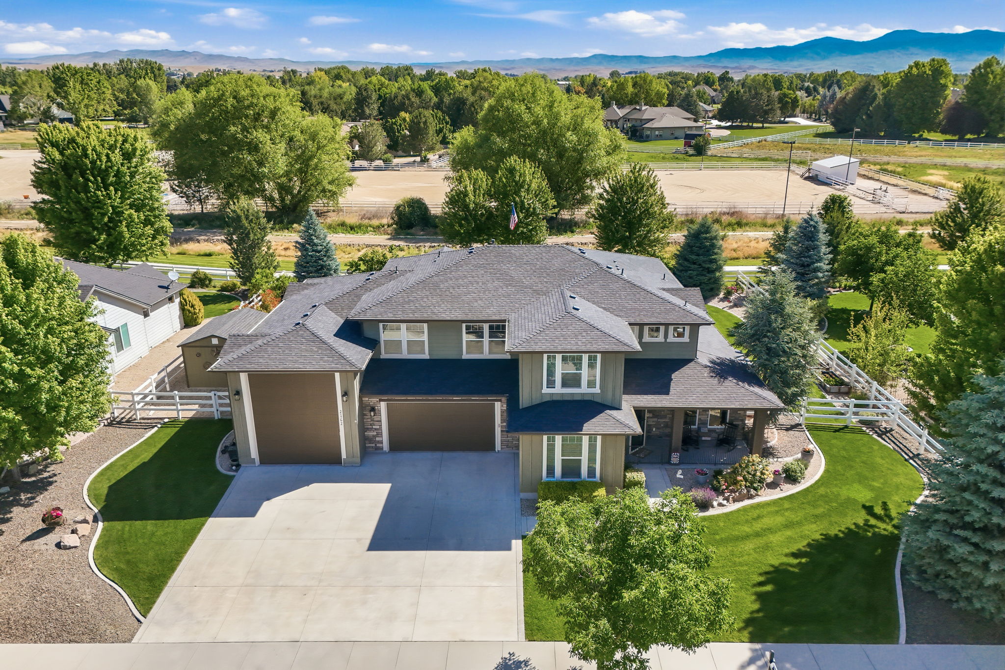  Photo 4