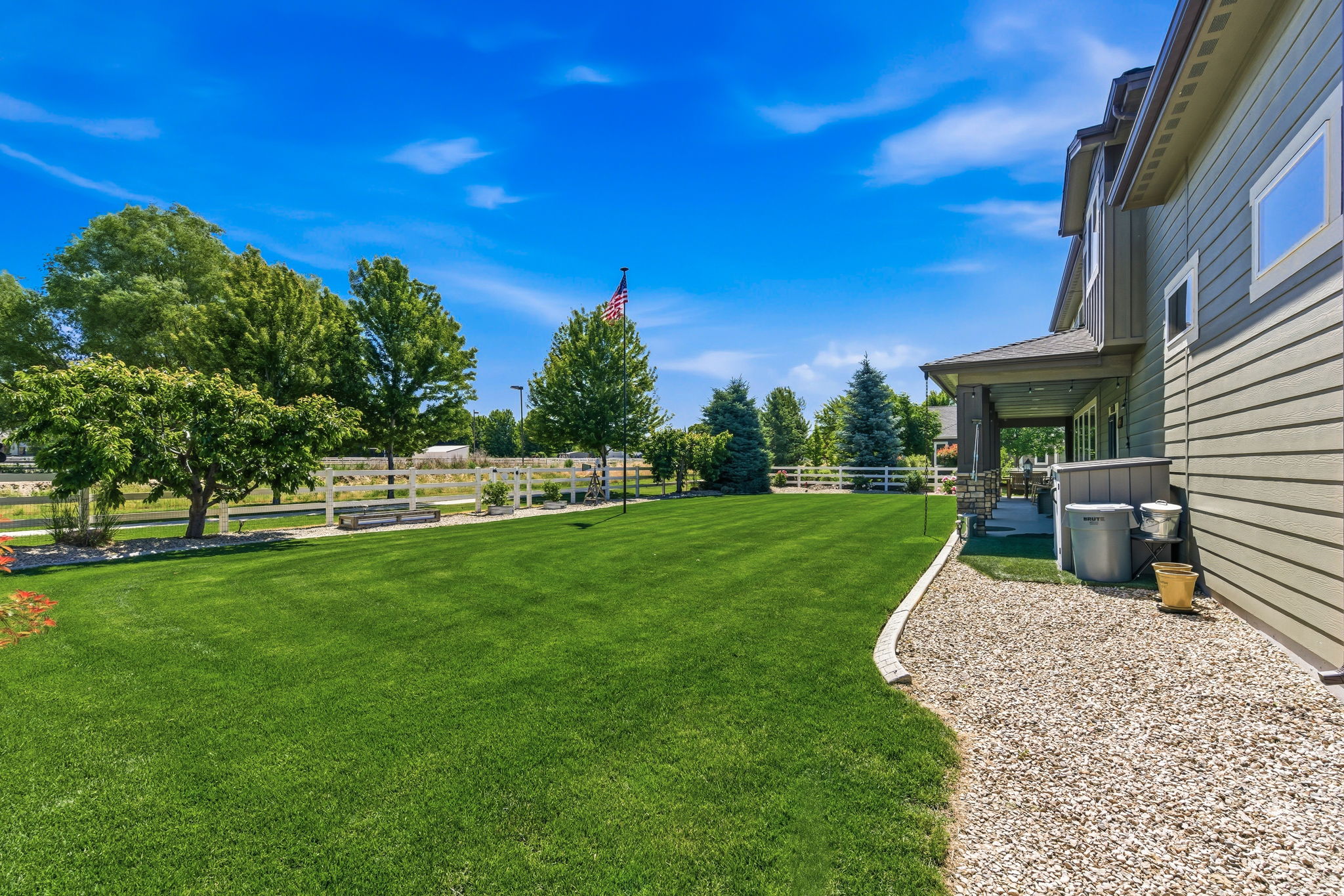  Photo 91