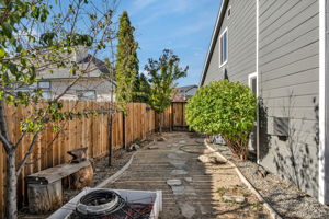  Photo 37