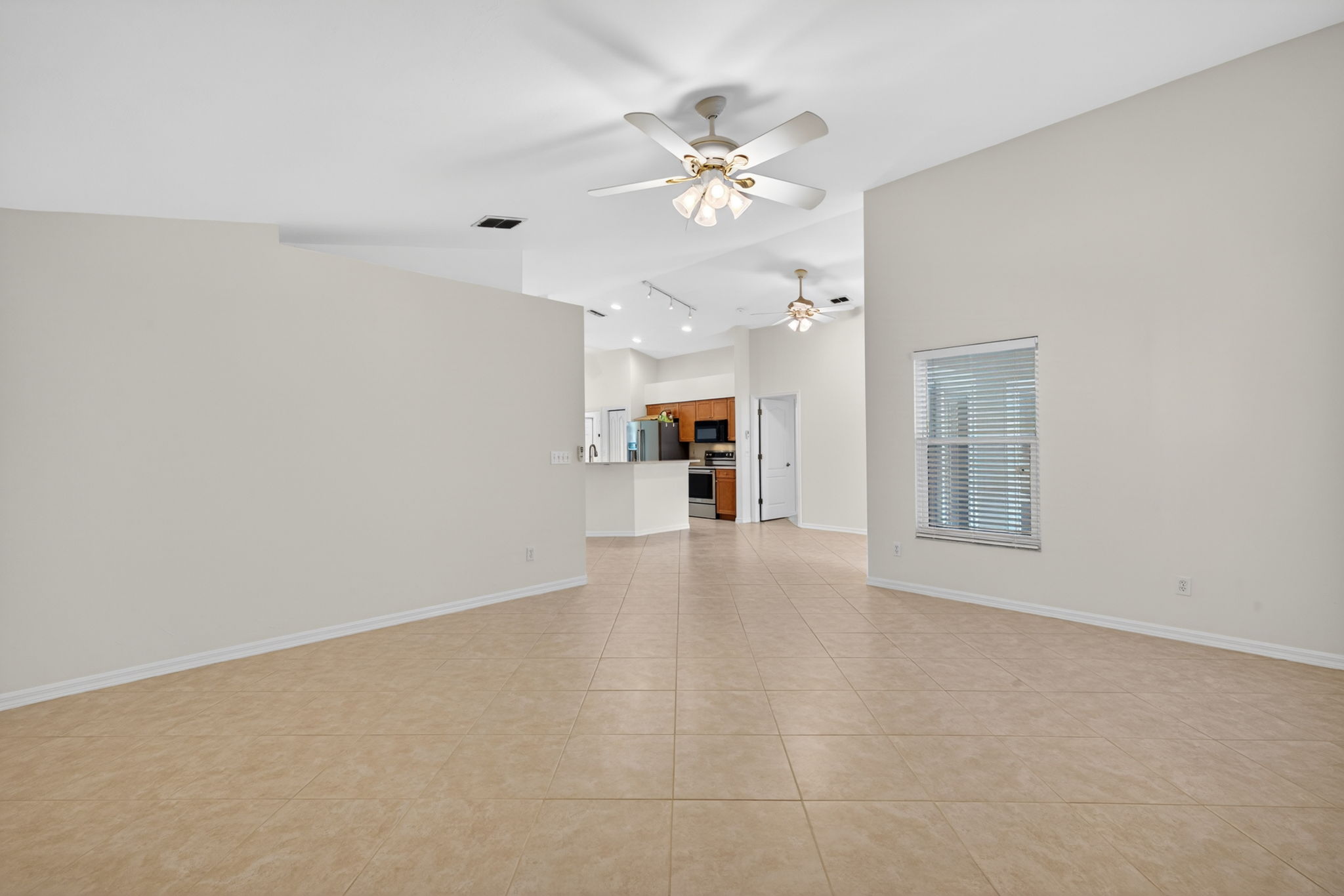 Living Room 3 of 5