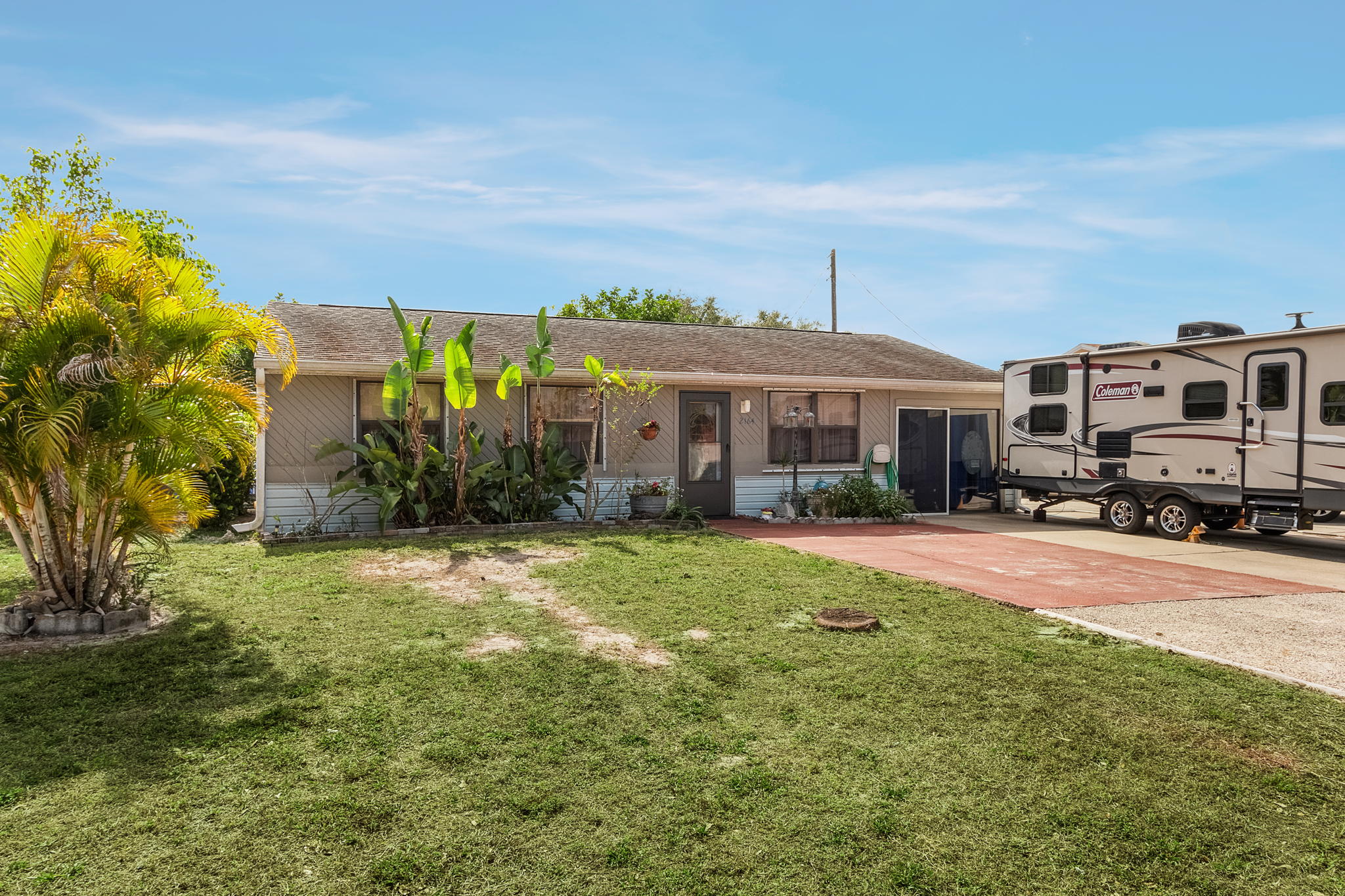 2164 Brandon St, Fort Myers, FL 33907, USA Photo 1