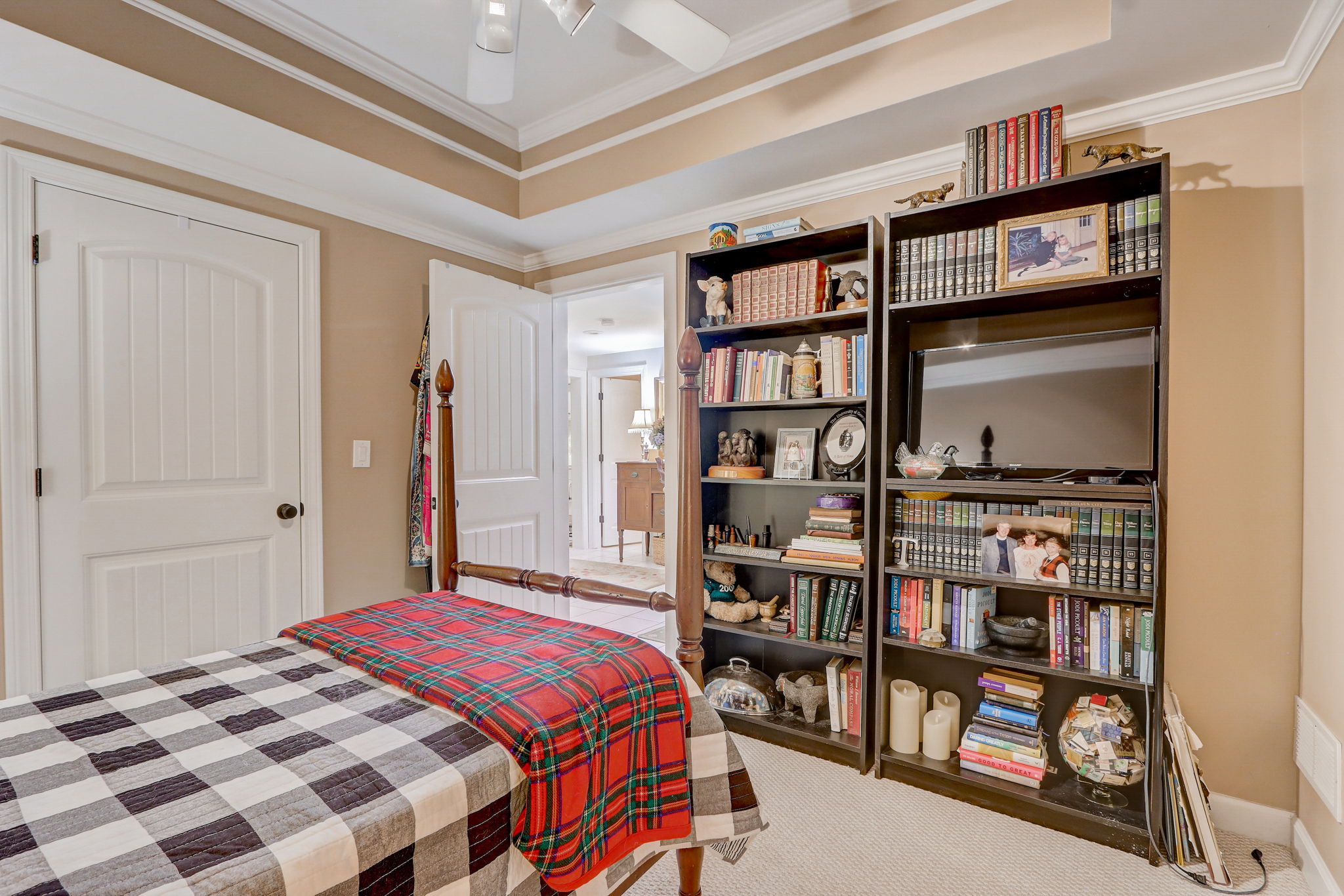 Oakdale Estates Ct -047