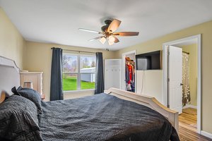  Photo 42