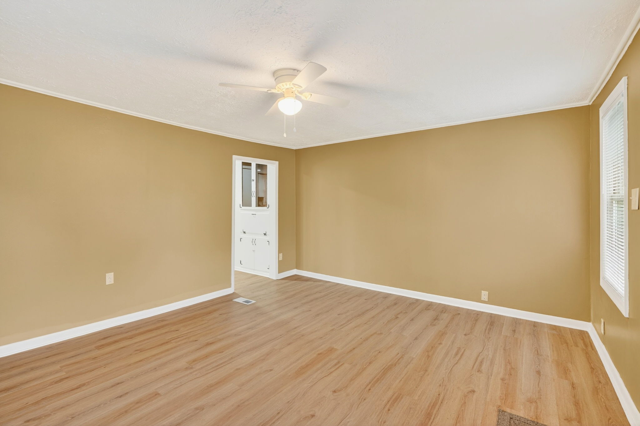 2166 Lexington Ave (21)
