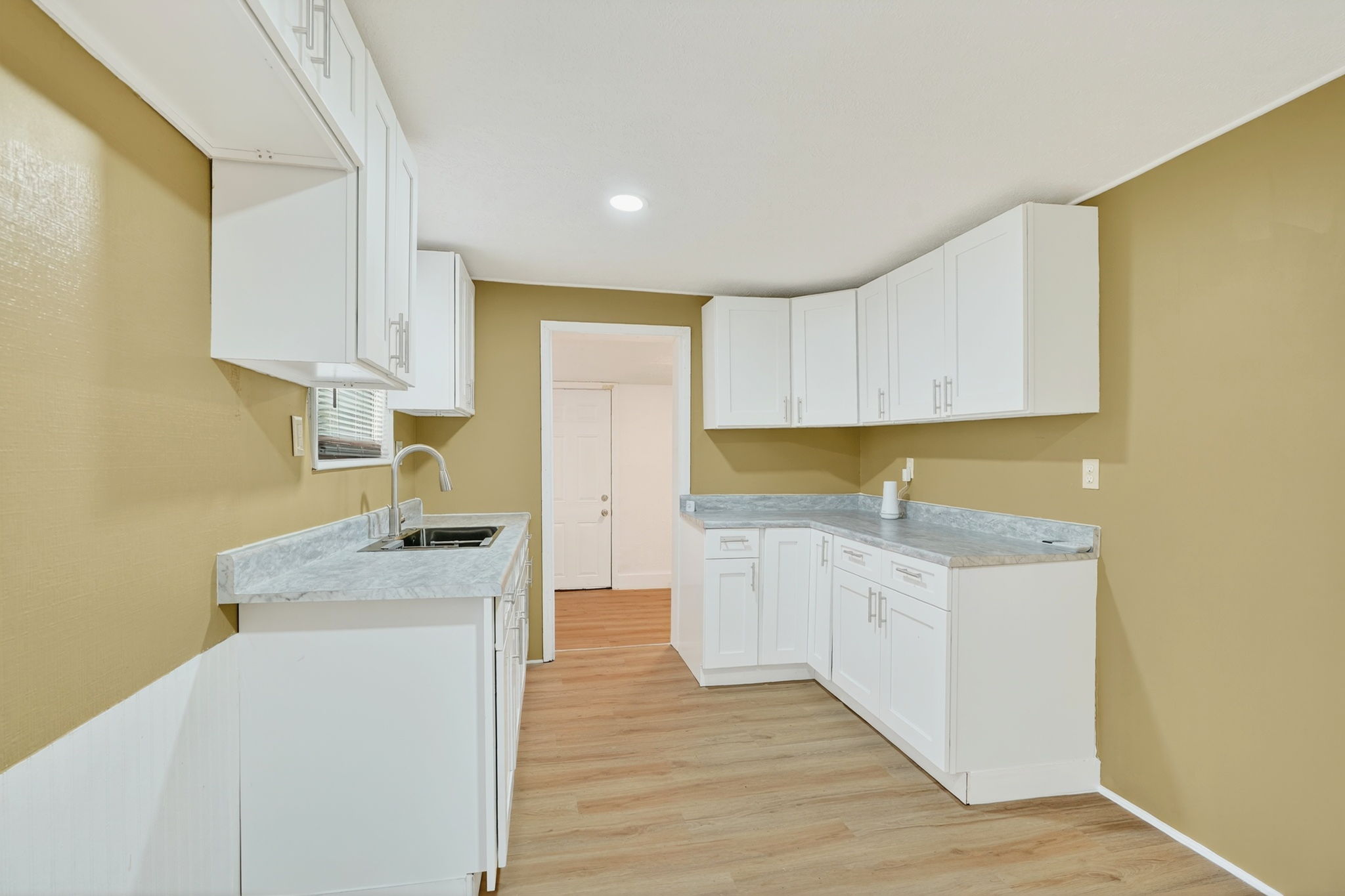 2166 Lexington Ave (23)