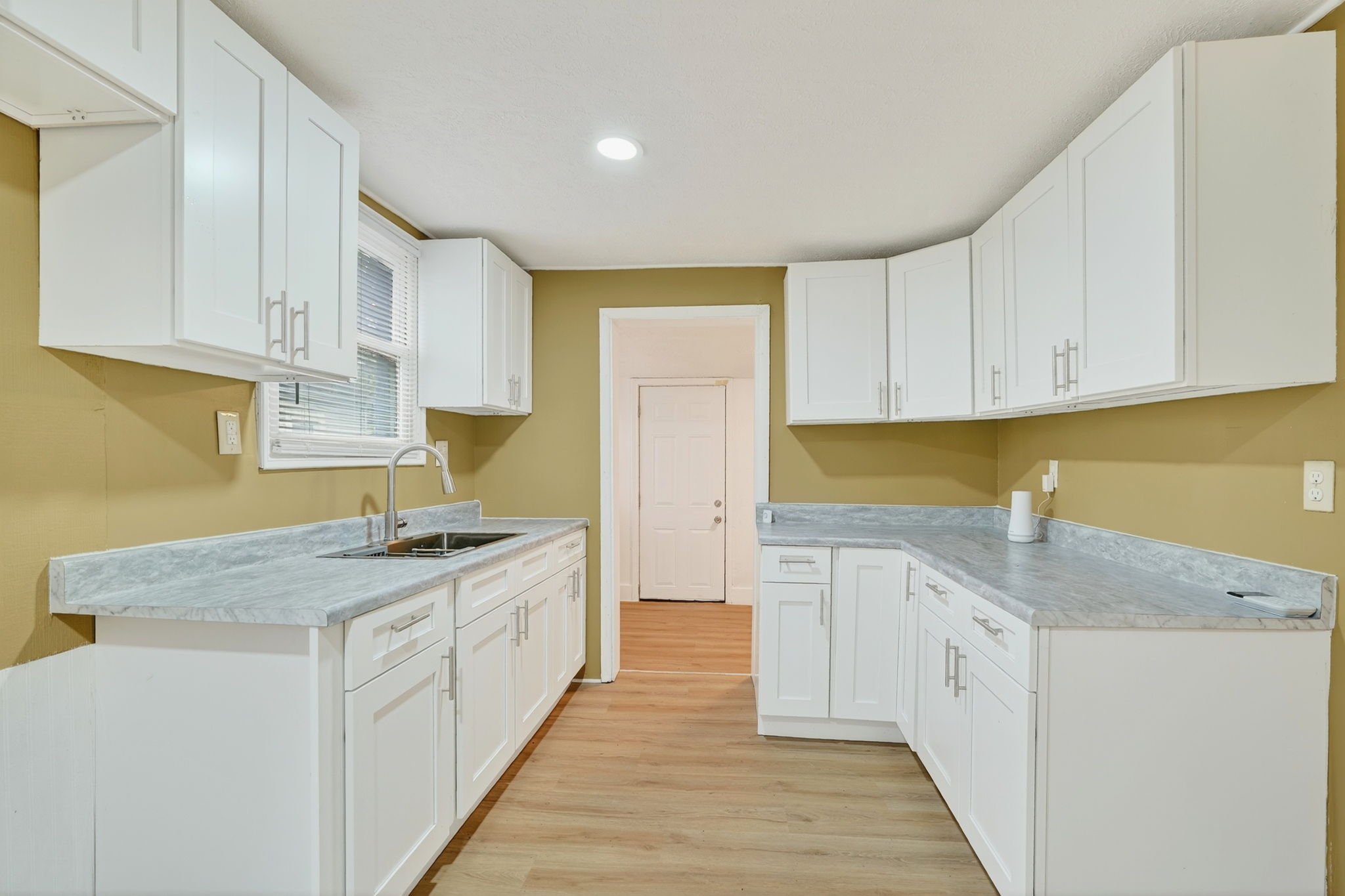 2166 Lexington Ave (24)