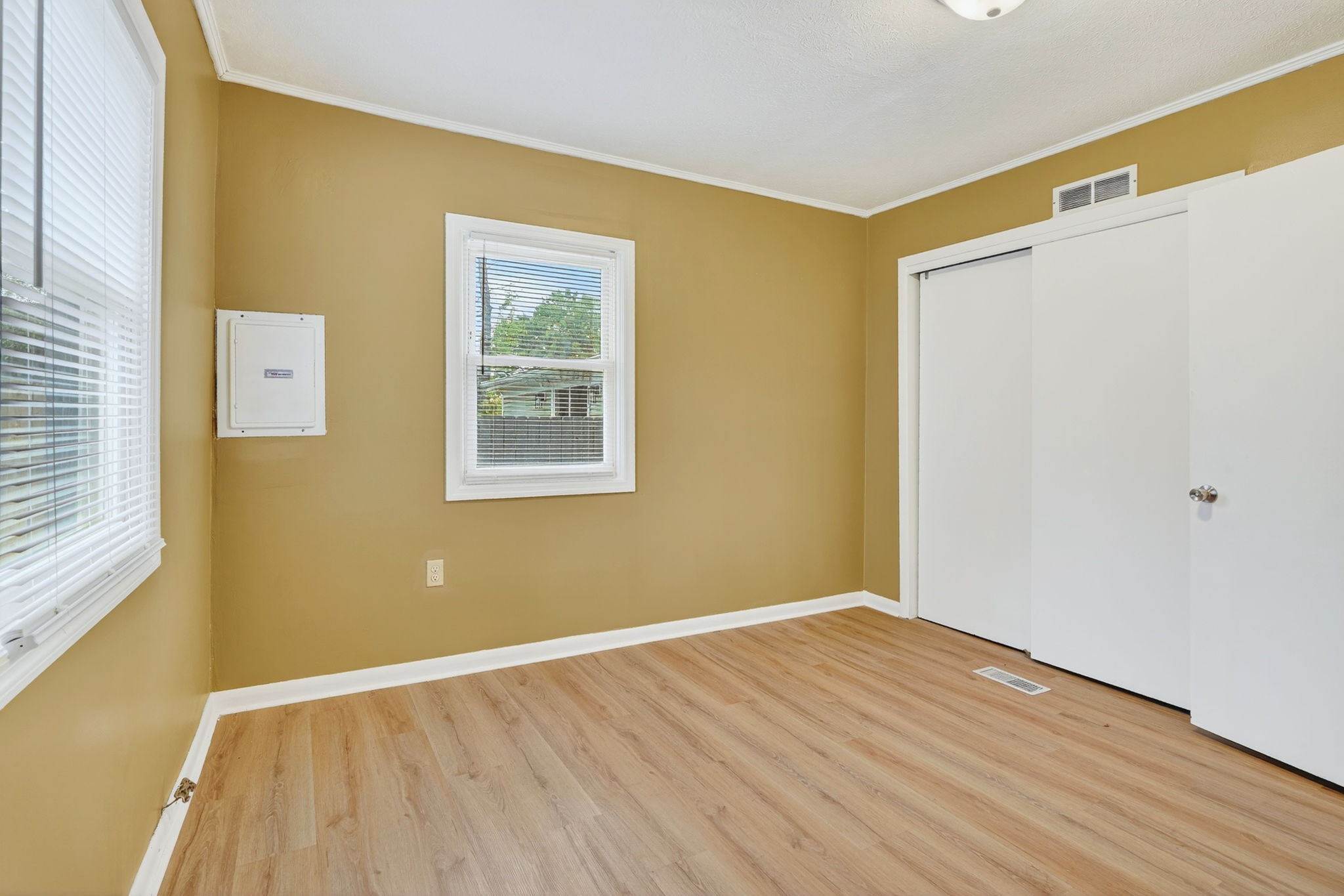 2166 Lexington Ave (35)