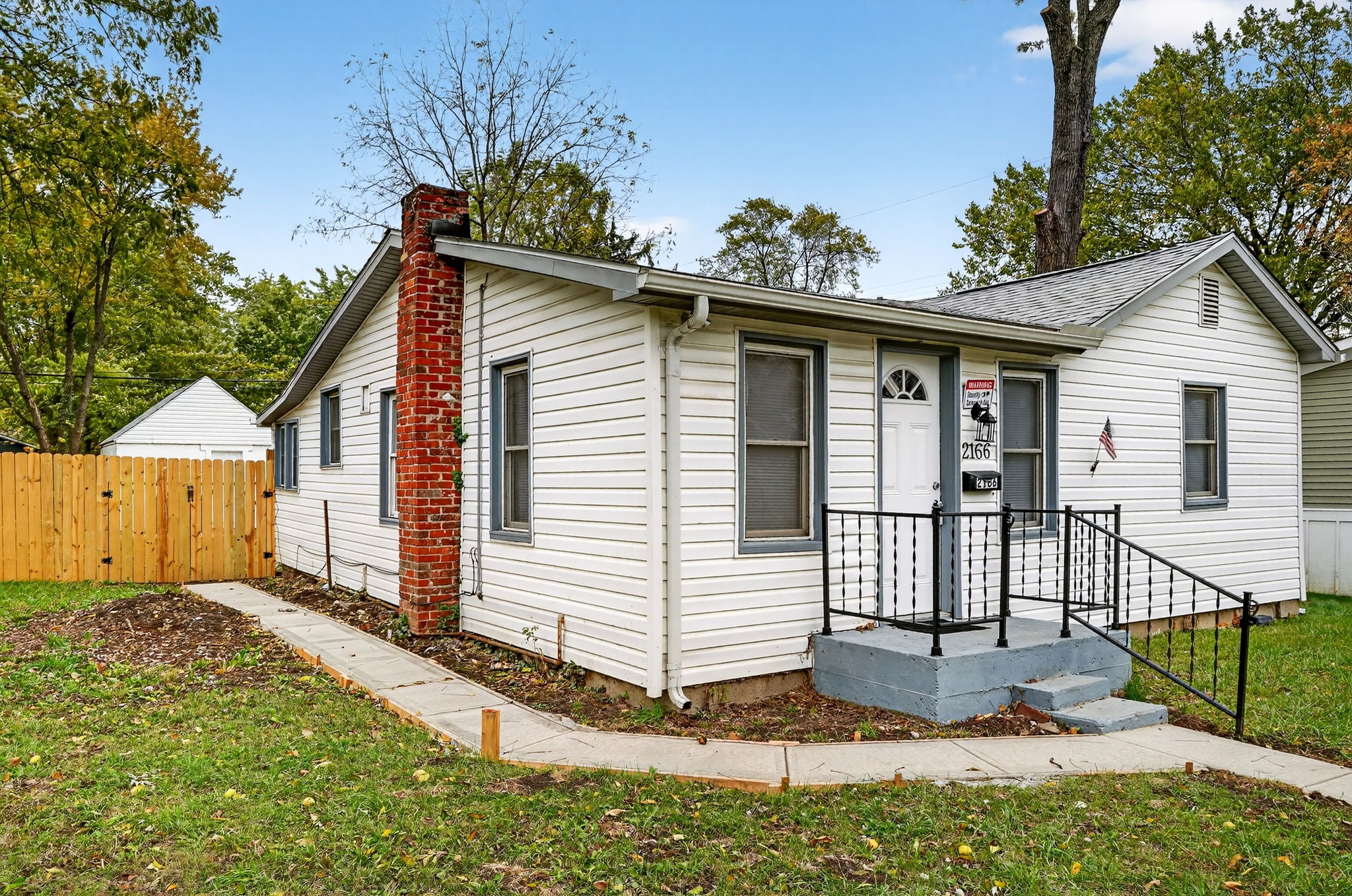 2166 Lexington Ave Front