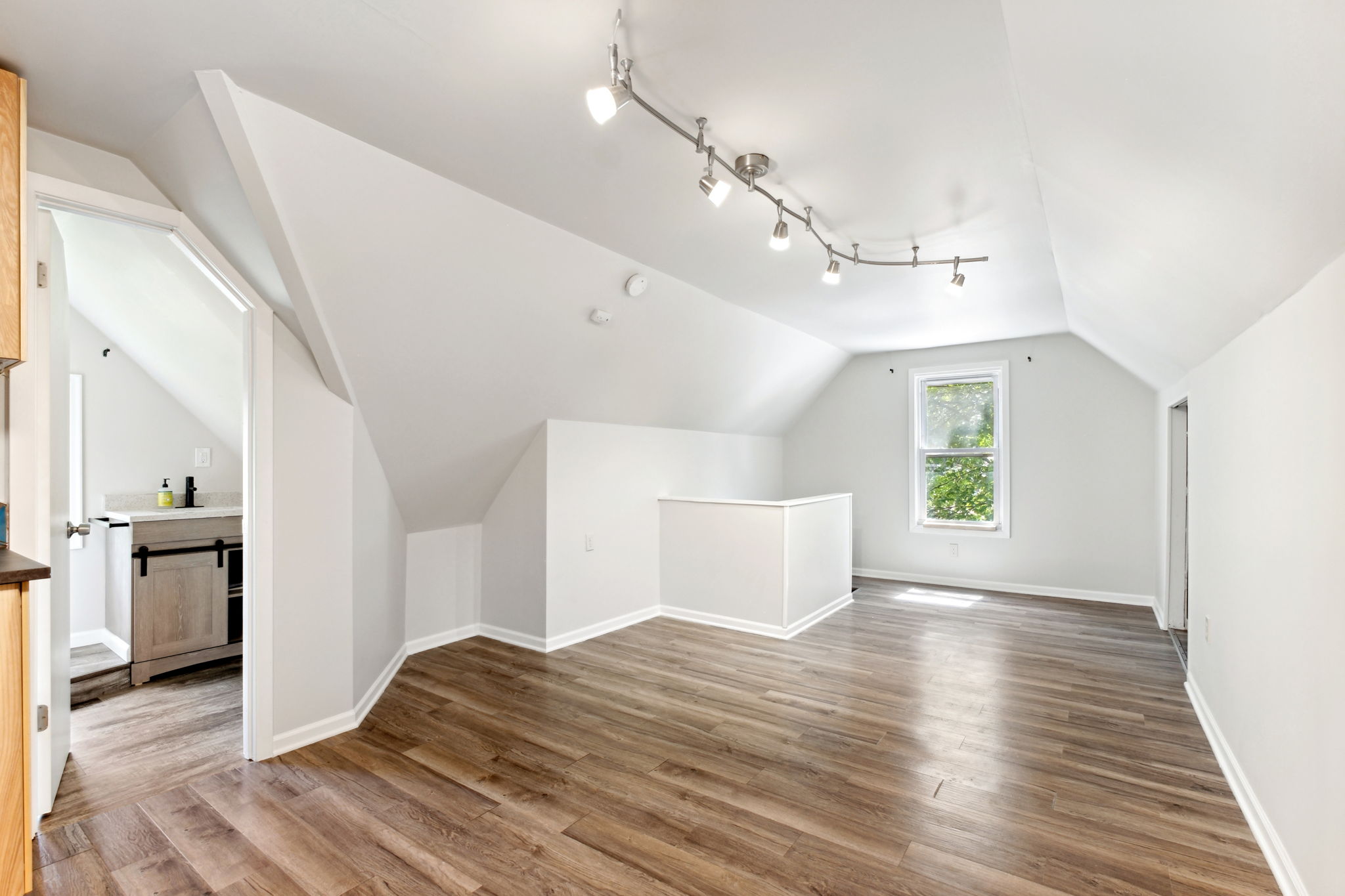 18_Interior