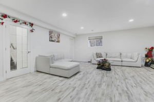  Photo 37