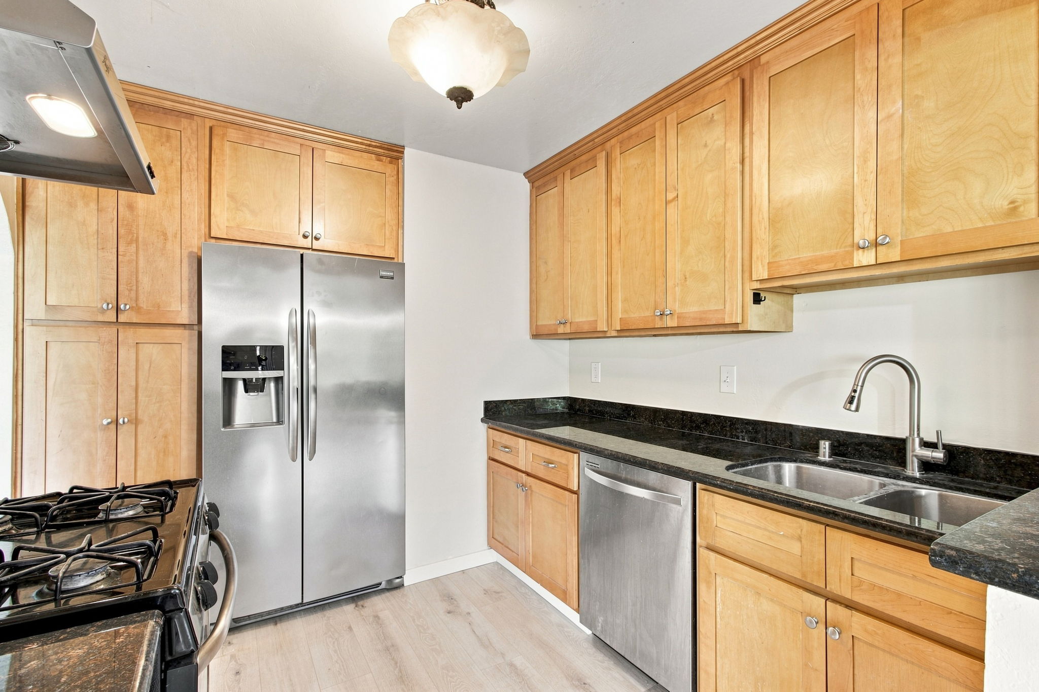 009_F8_217 Kiely Blvd apt b
