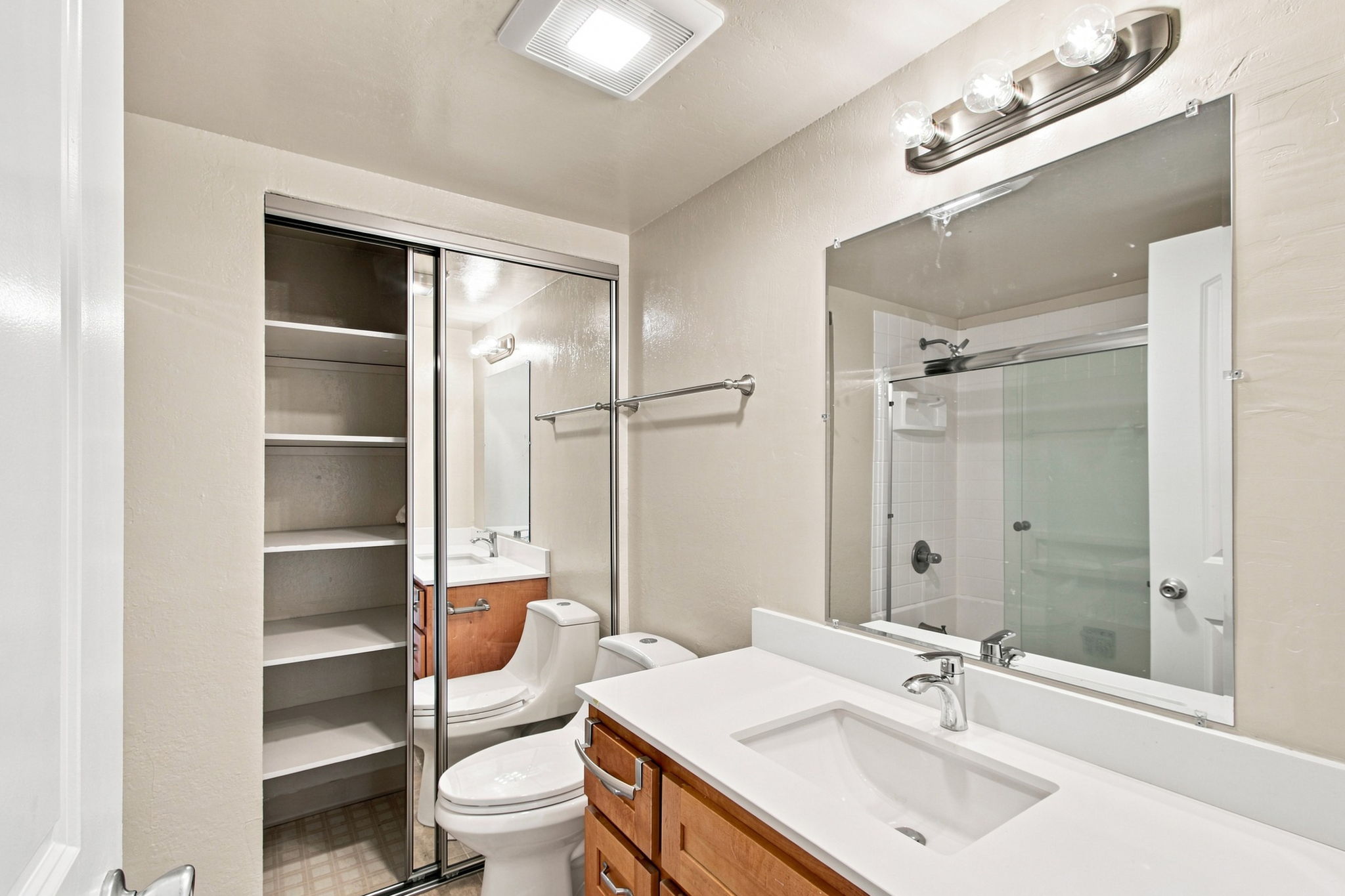 024_F8_217 Kiely Blvd apt b