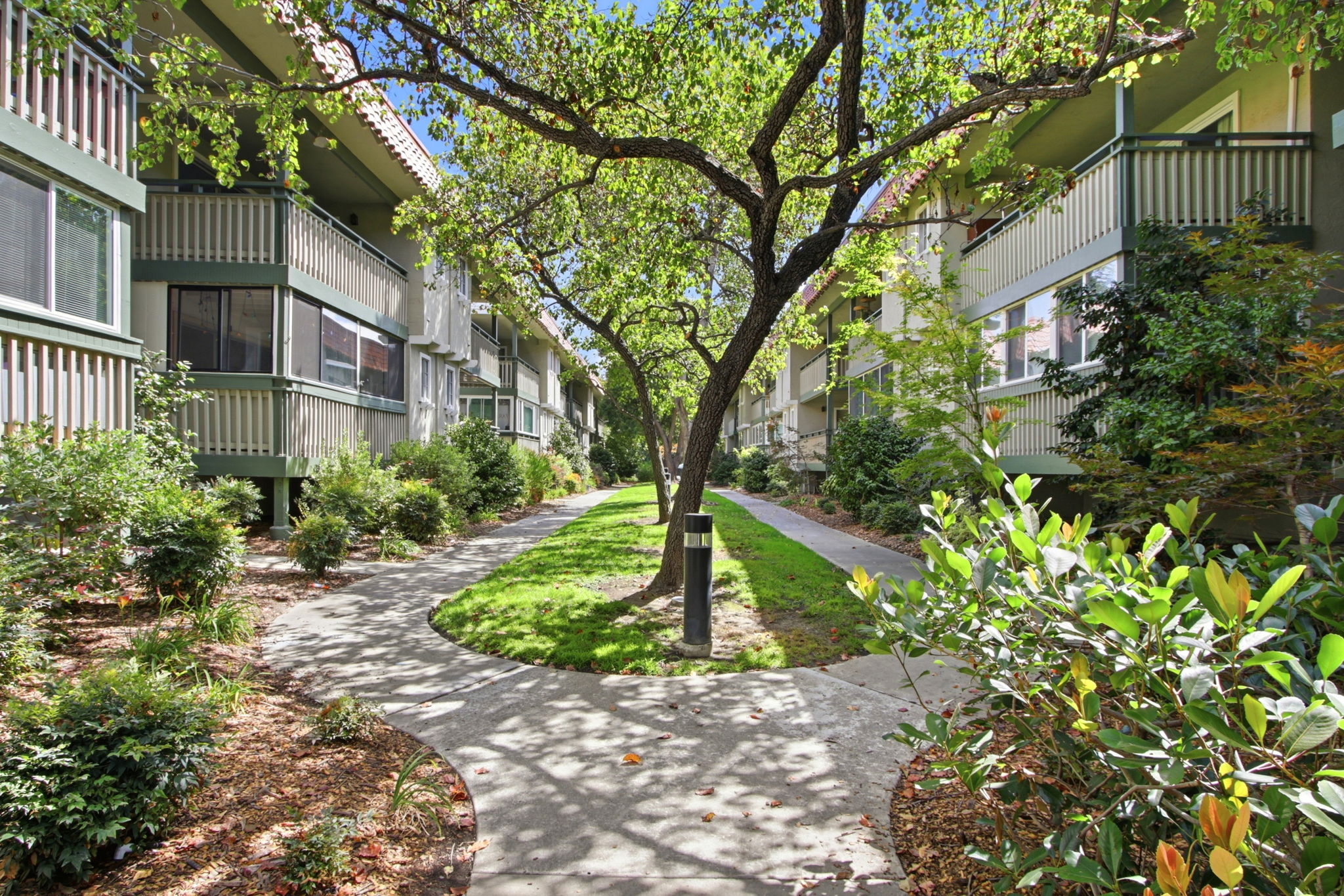 033_F8_217 Kiely Blvd apt b