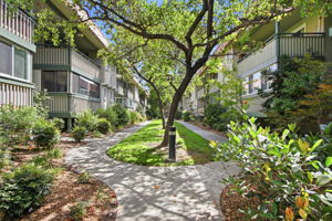 033_F8_217 Kiely Blvd apt b
