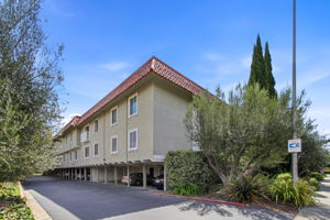 037_F8_217 Kiely Blvd apt b