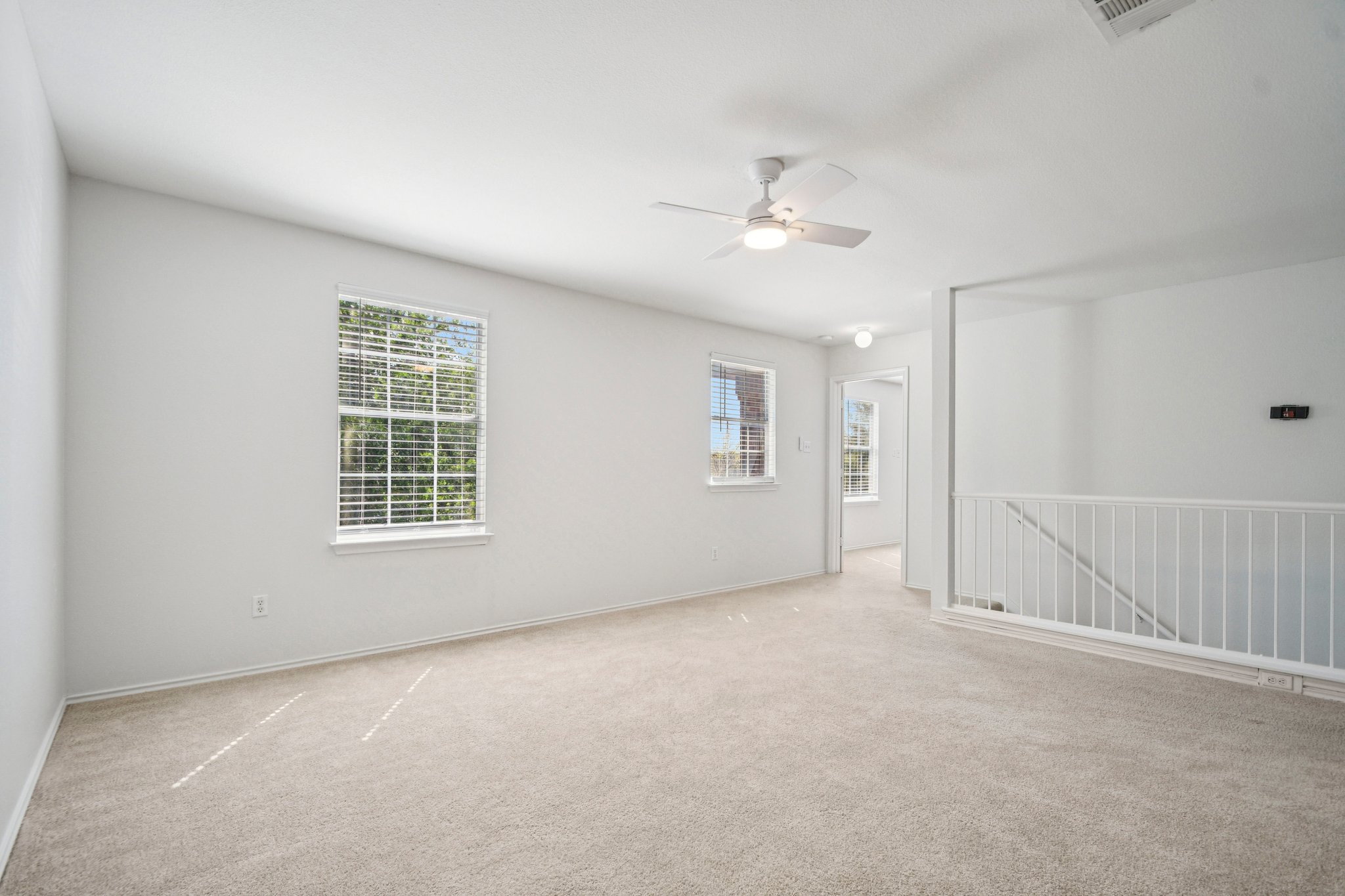 Killian Loop-S2003-022.jpg