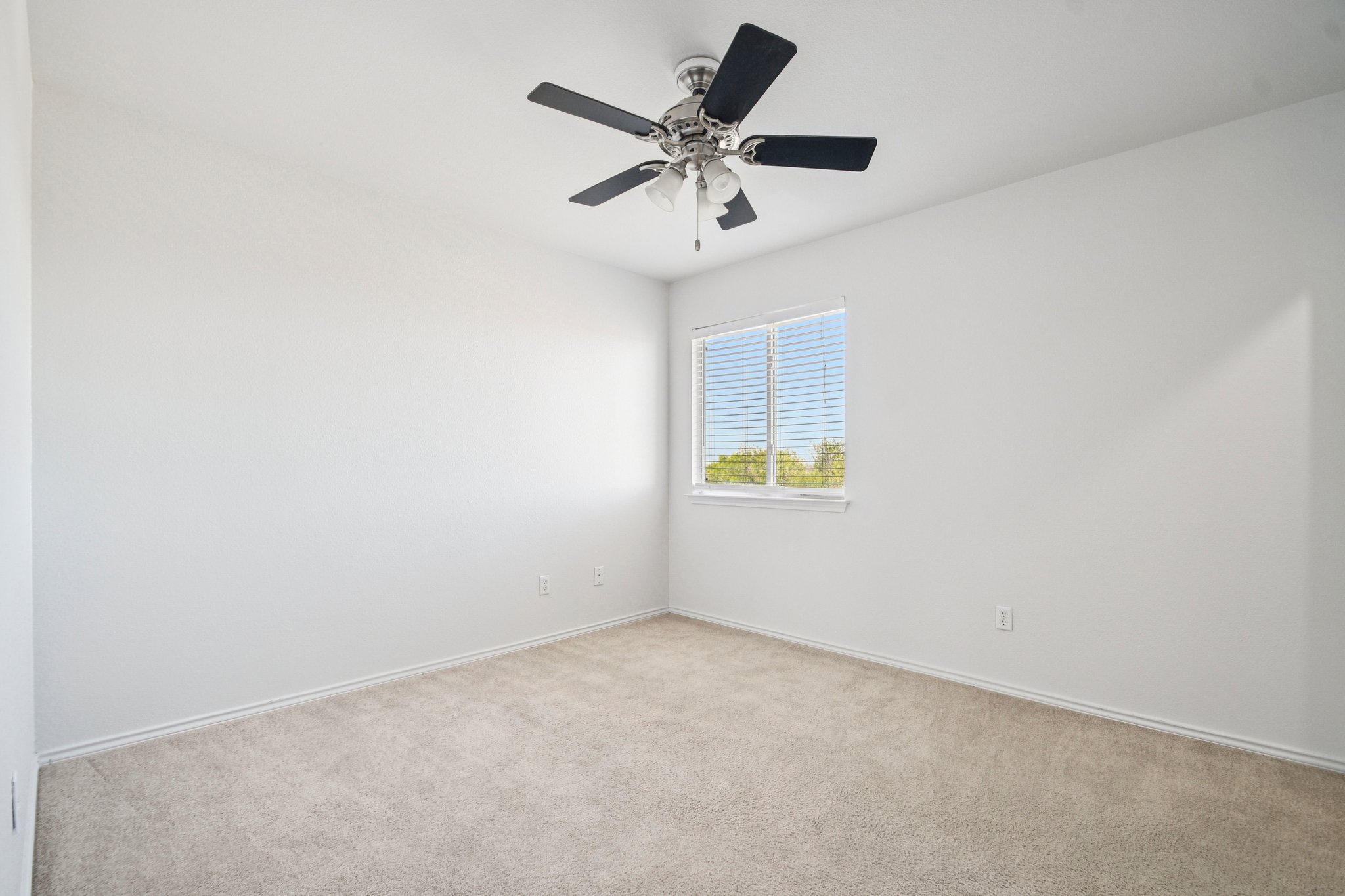 Killian Loop-S2003-033.jpg