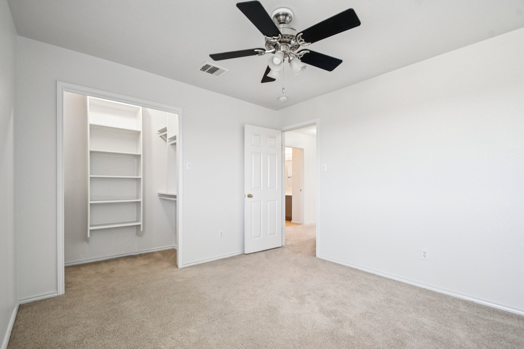 Killian Loop-S2003-034.jpg