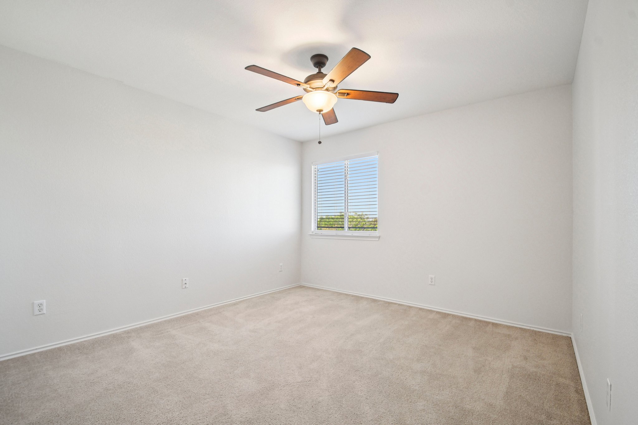 Killian Loop-S2003-035.jpg