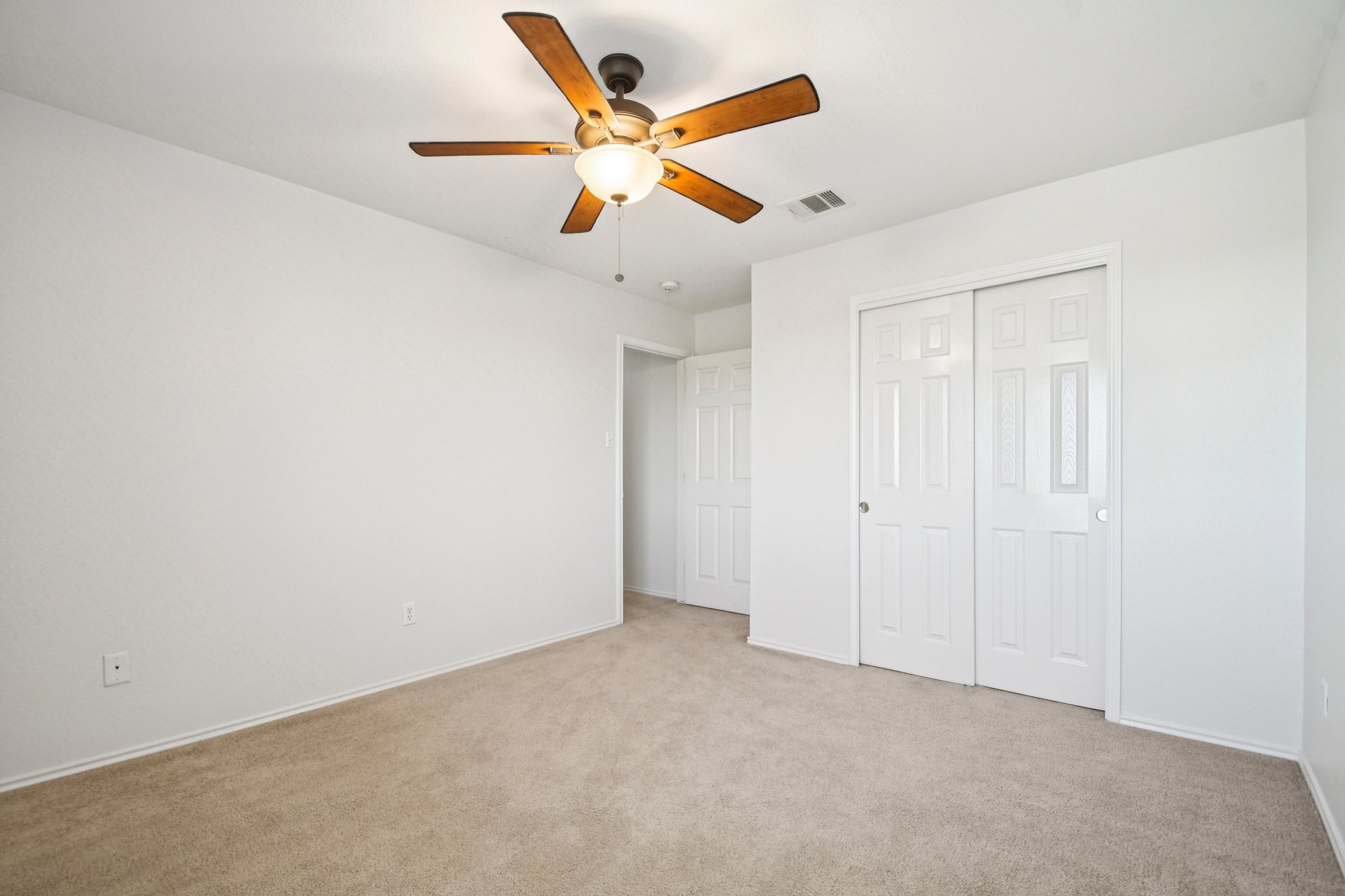 Killian Loop-S2003-036.jpg