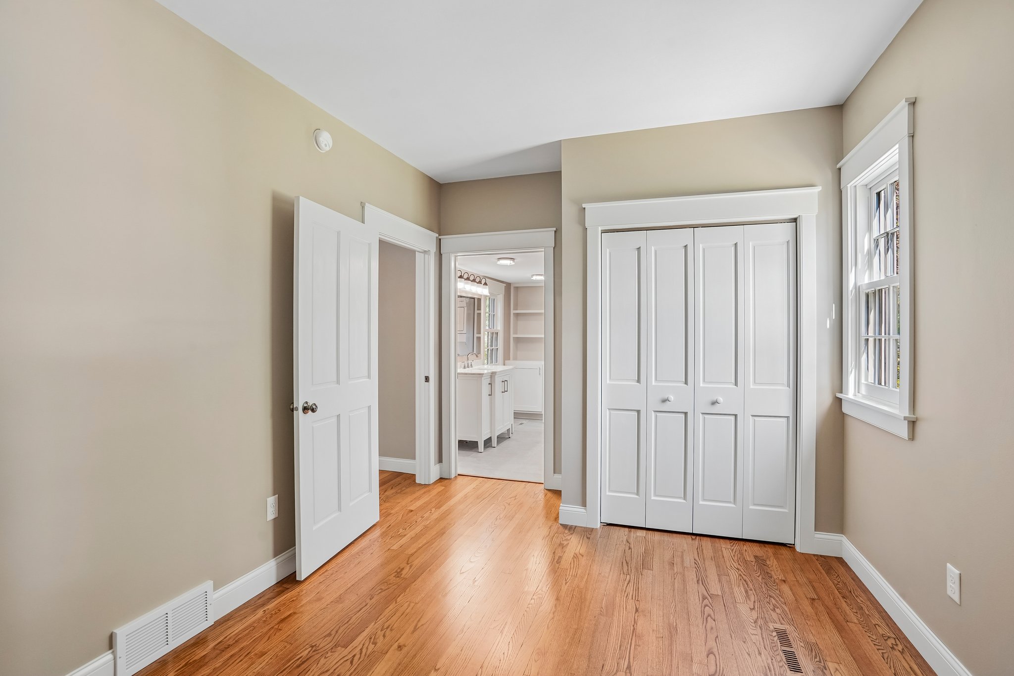 N Chestnut St-S2909-024.jpg